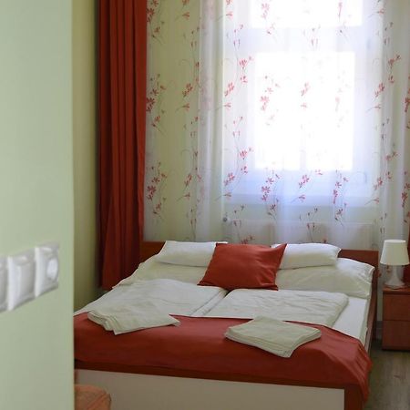 Bed and Breakfast Holdfenyszallas Szegedin Exterior foto