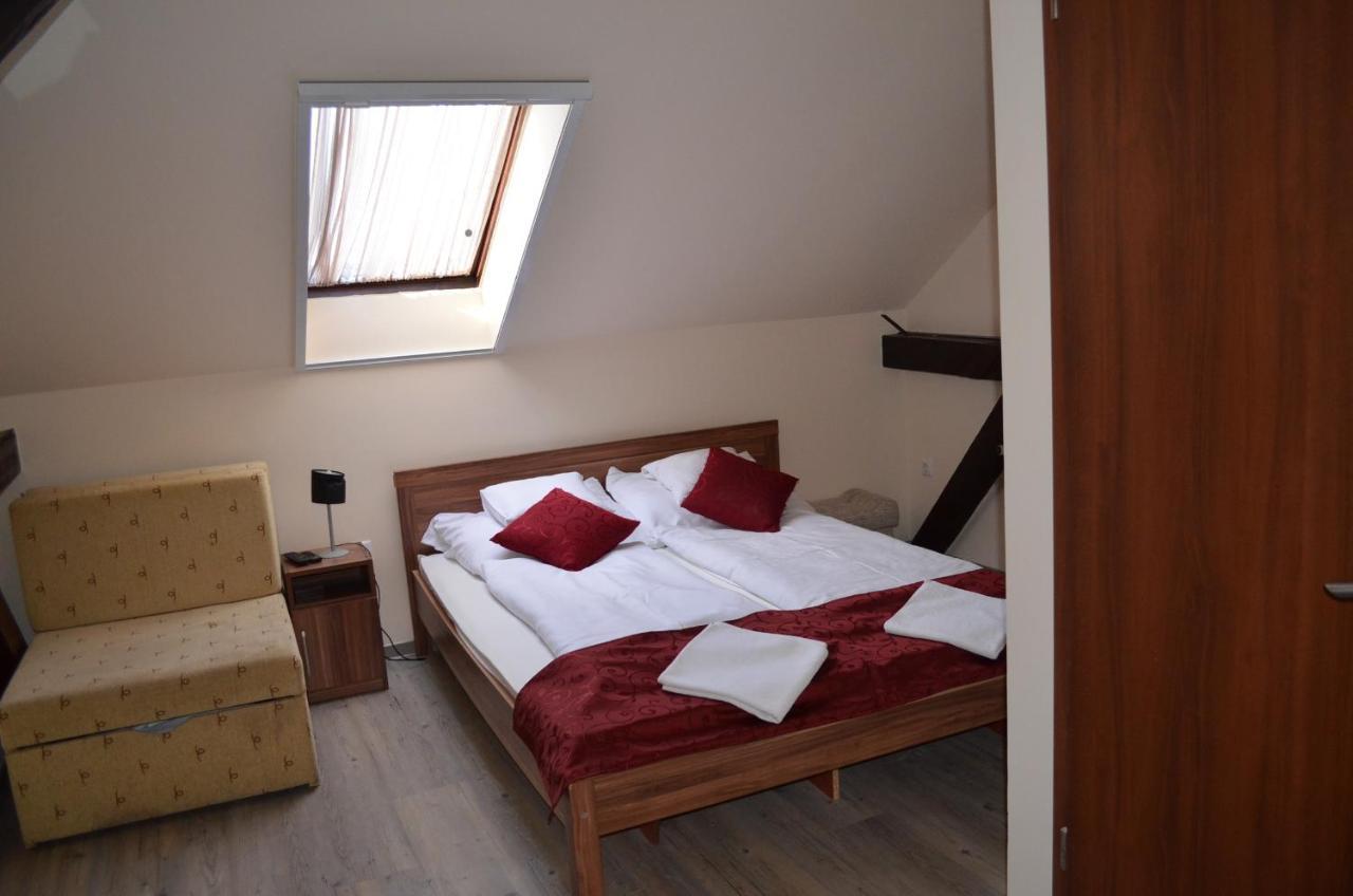Bed and Breakfast Holdfenyszallas Szegedin Exterior foto