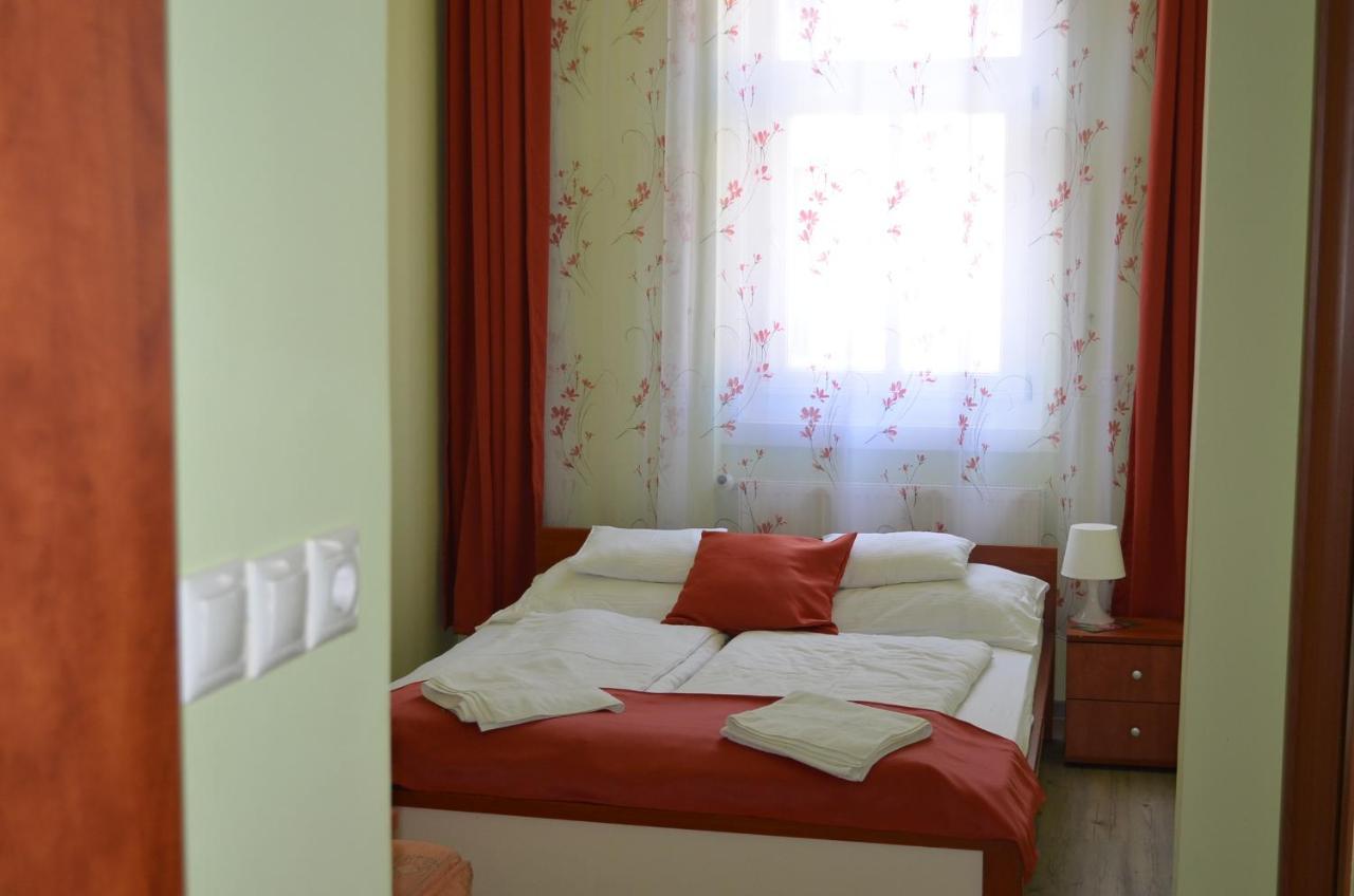 Bed and Breakfast Holdfenyszallas Szegedin Exterior foto