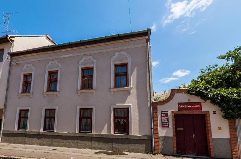 Bed and Breakfast Holdfenyszallas Szegedin Exterior foto